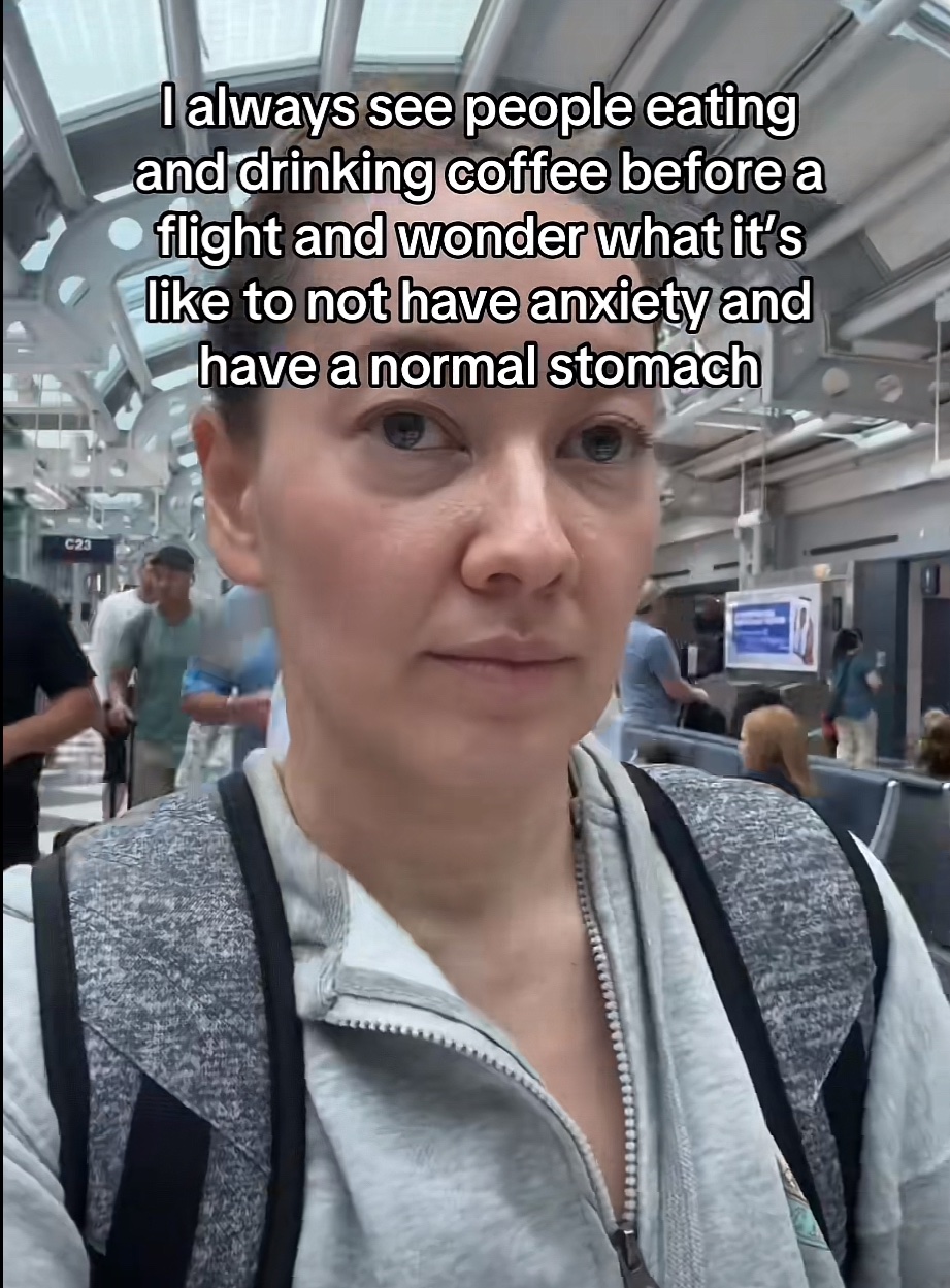 I always see people eating and drinking coffee before a flight and wonder what it's like to not have anxiety and have a normal stomach (TikTok screenshot)